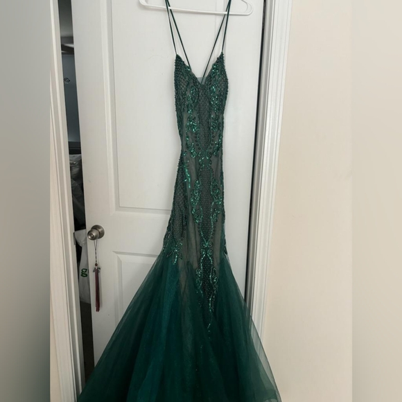 Size 2 prom dress - Picture 2 of 4